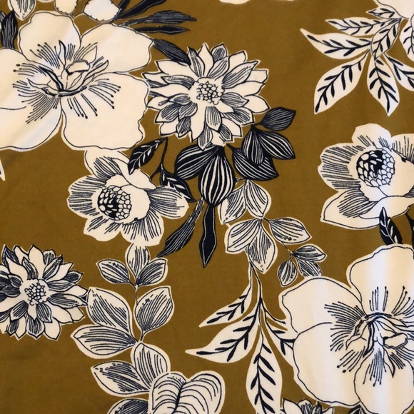 Floral Print Top - Picture 12 of 12